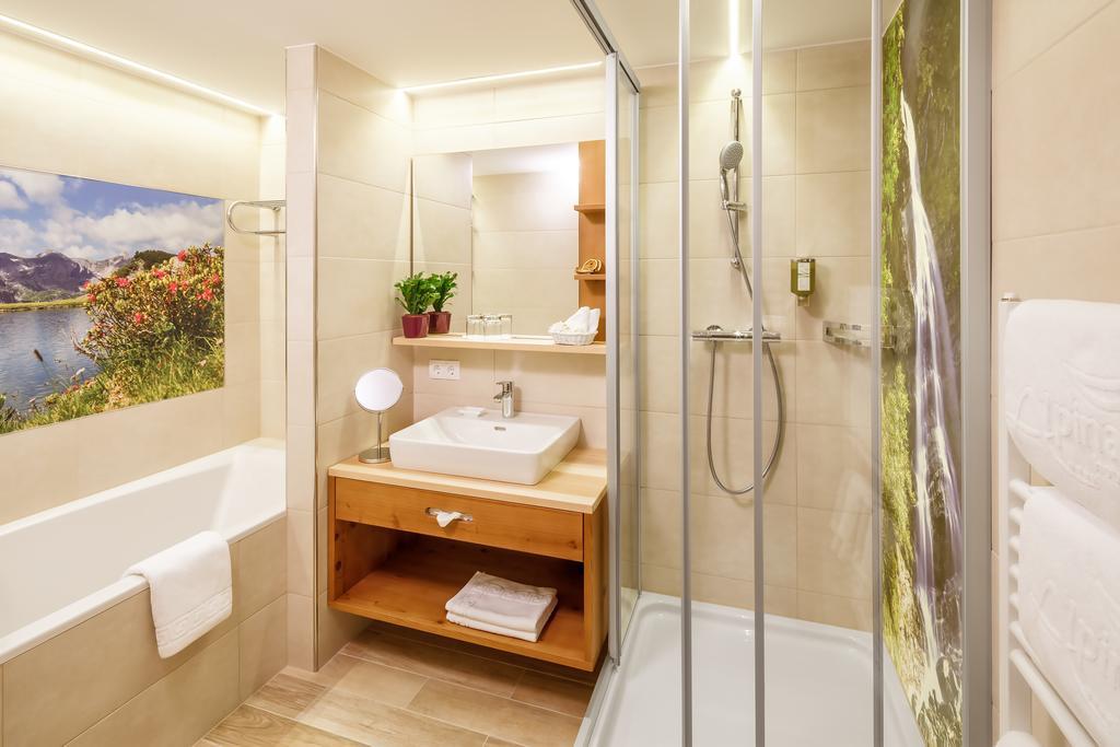 Hotel Alpina 4*